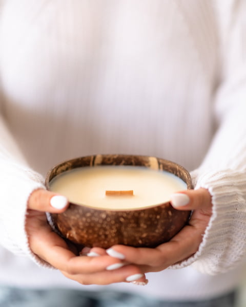 Κερί σόγιας σε αυθεντικό Coconut Bowl