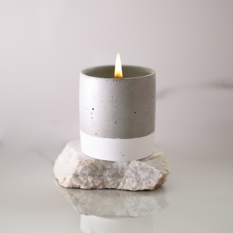 Αρωματικό κερί σόγιας σε τσιμεντένιο δοχείο - Λευκό